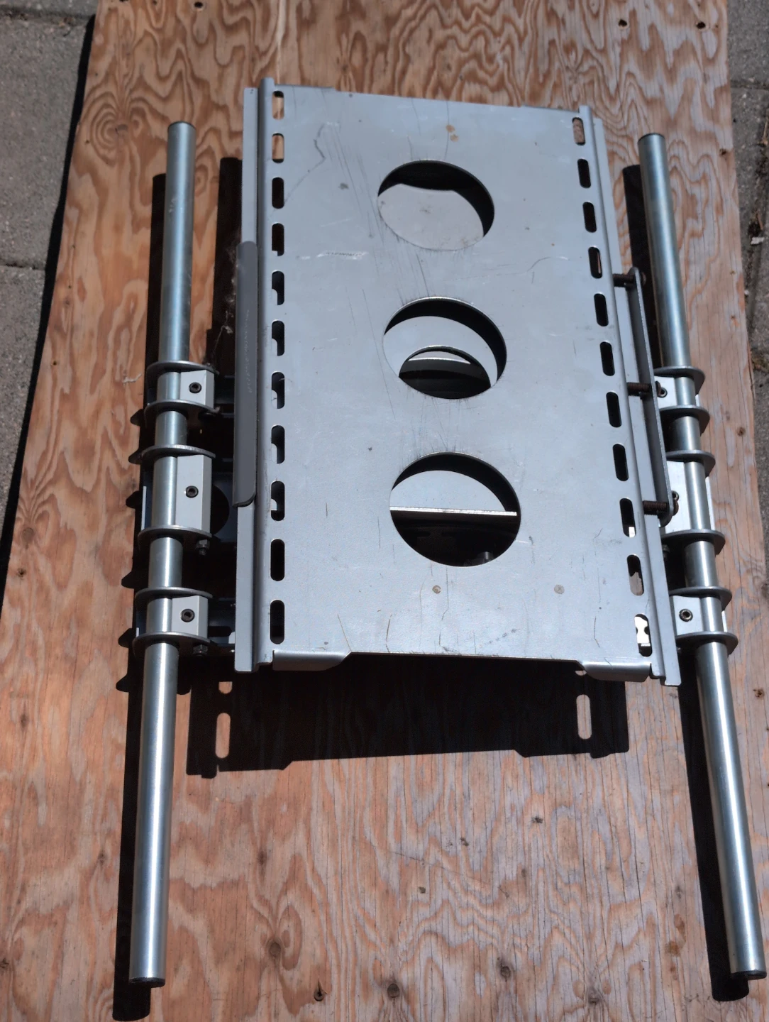 Sansu VMAA18, I think - Adjustable TV Mount Bracket