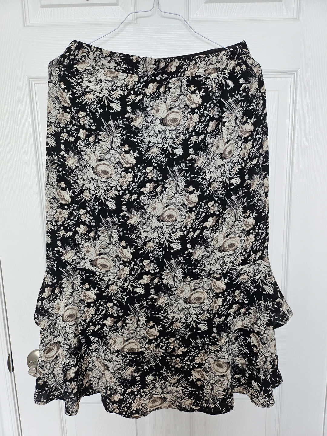 Floral Midi Skirt - fits small to medium - photo 3