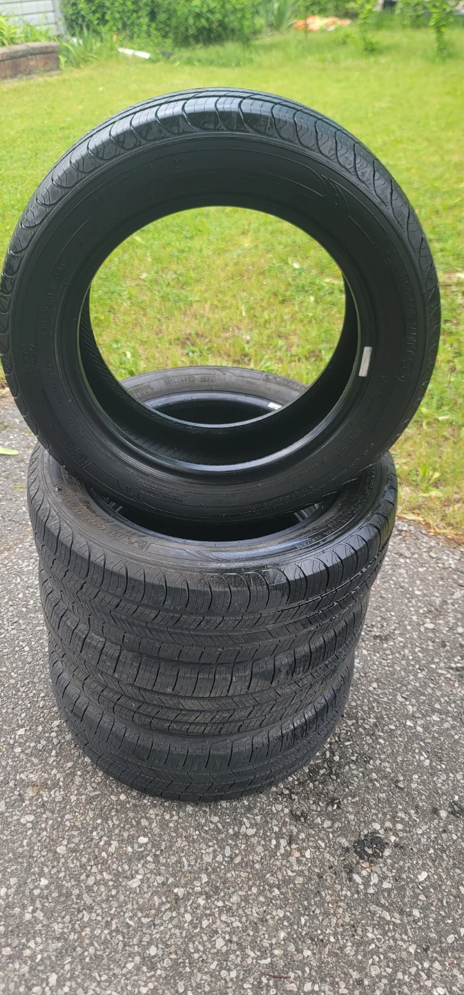 Michelin Defender 185/60R15 Tires (Set of 4)