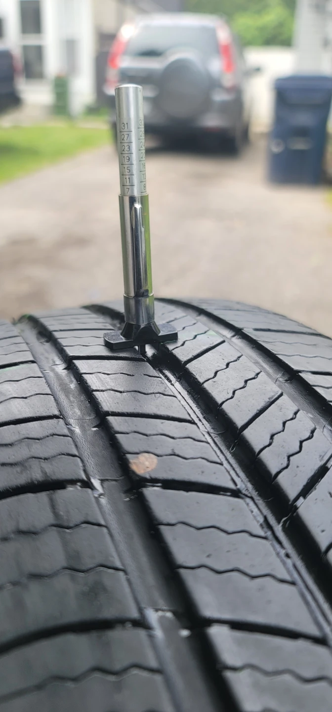 Michelin Defender 185/60R15 Tires (Set of 4) - photo 5