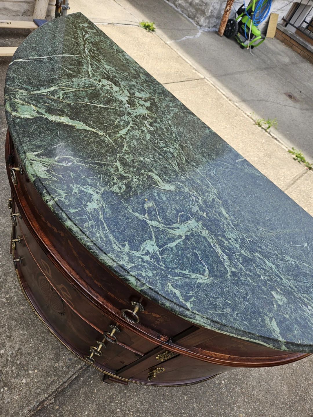Beautiful louis xvi style halfmoon cabinet table - photo 3