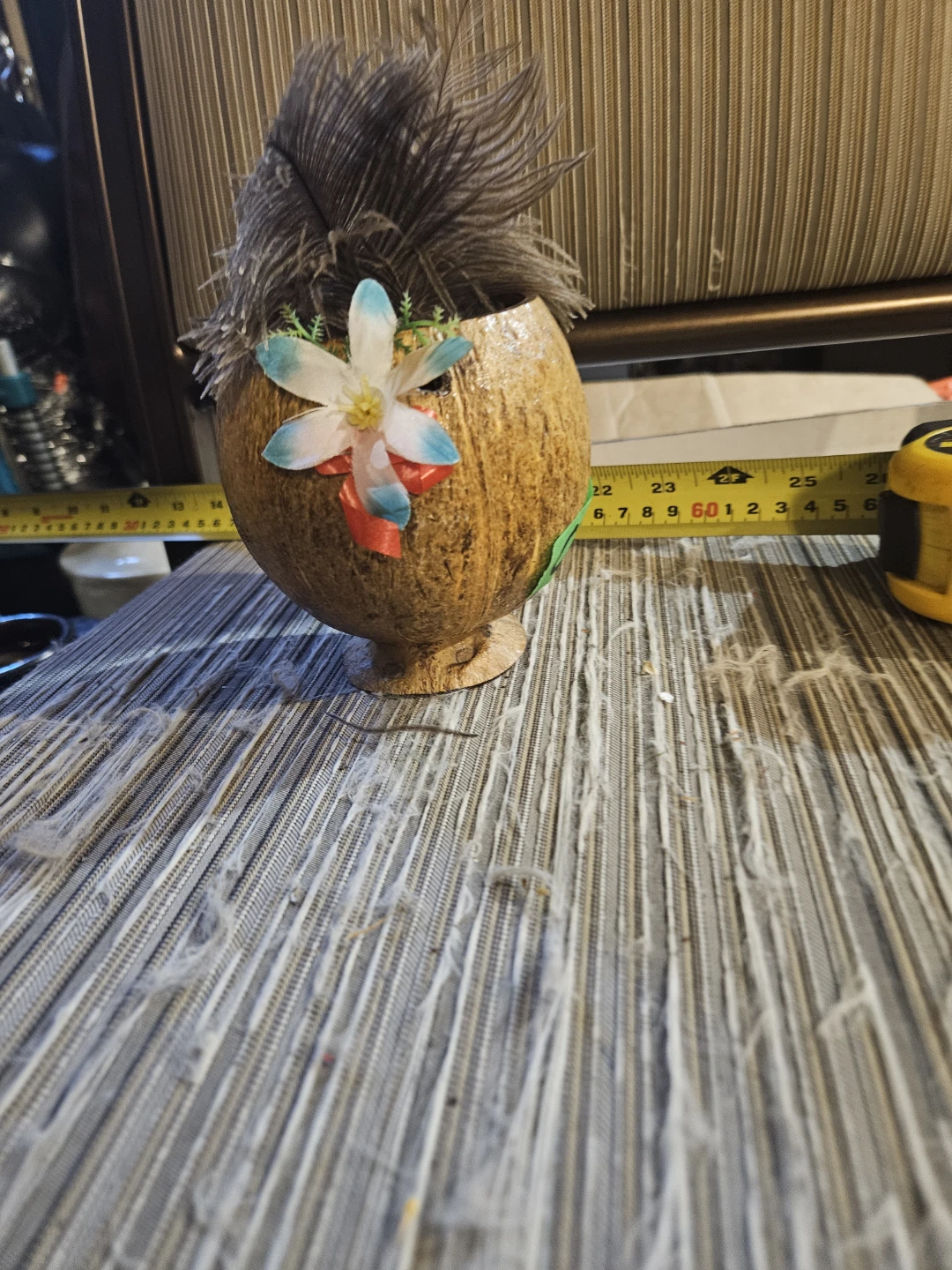 Coconut shell planter with feathers - photo 2
