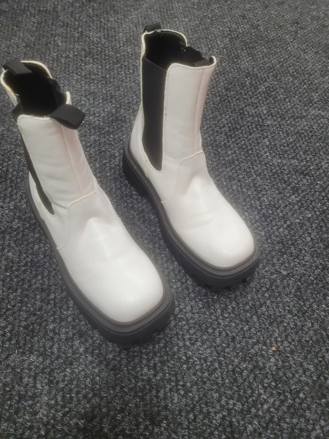 ASOS DESIGN White Chelsea Boots - photo 4