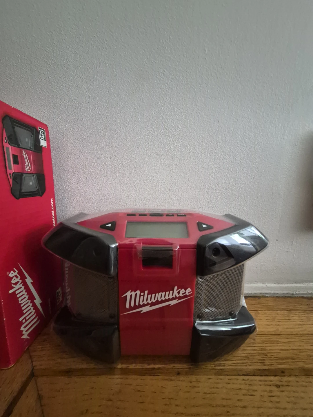 Delivery Available Milwaukee M12 Cordless Radio Music Player - photo 2