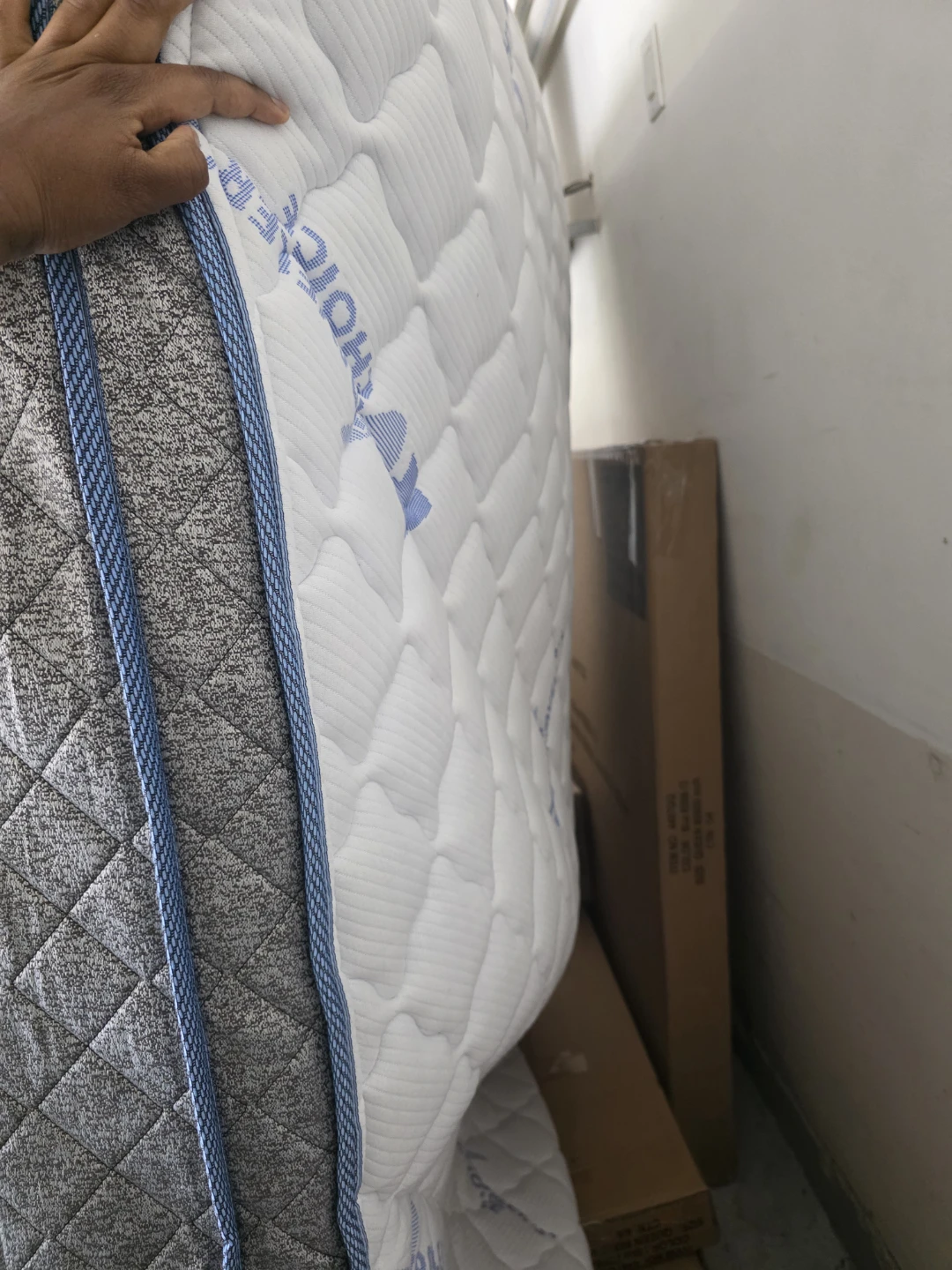 Queen Size Mattress - photo 2