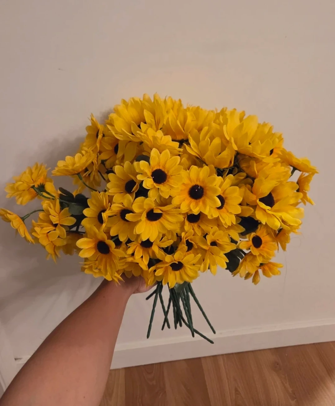 🌻 13 faux sunflower stems