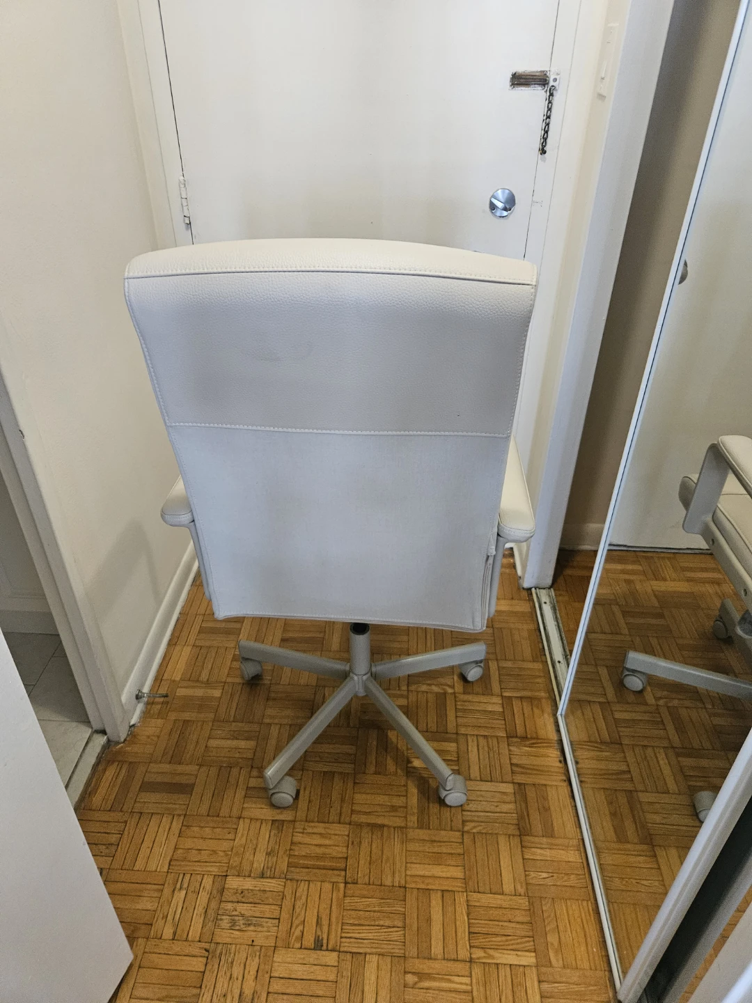 Ikea MILLBERGET beige computer desk chair - photo 2