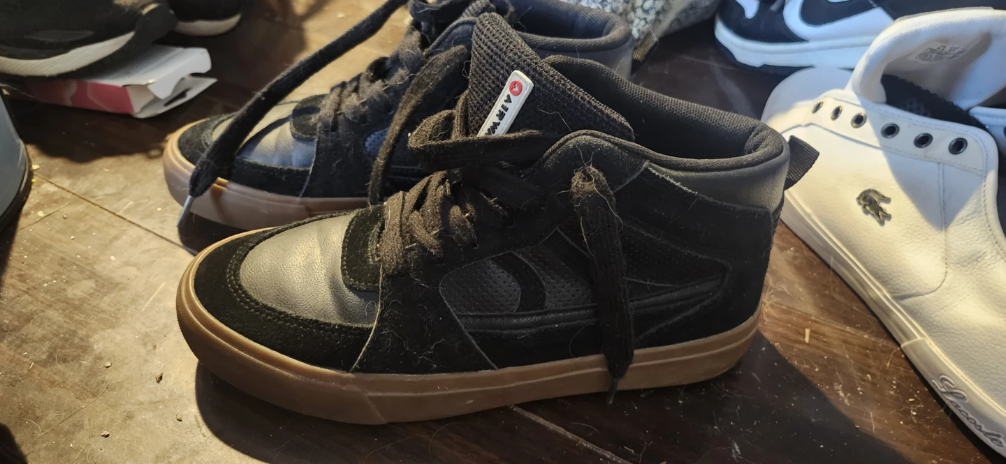Airwalk Mid Top Skate Shoes - photo 2
