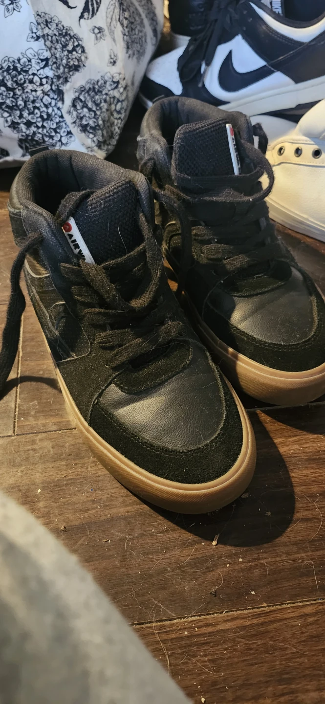 Airwalk Mid Top Skate Shoes - photo 3