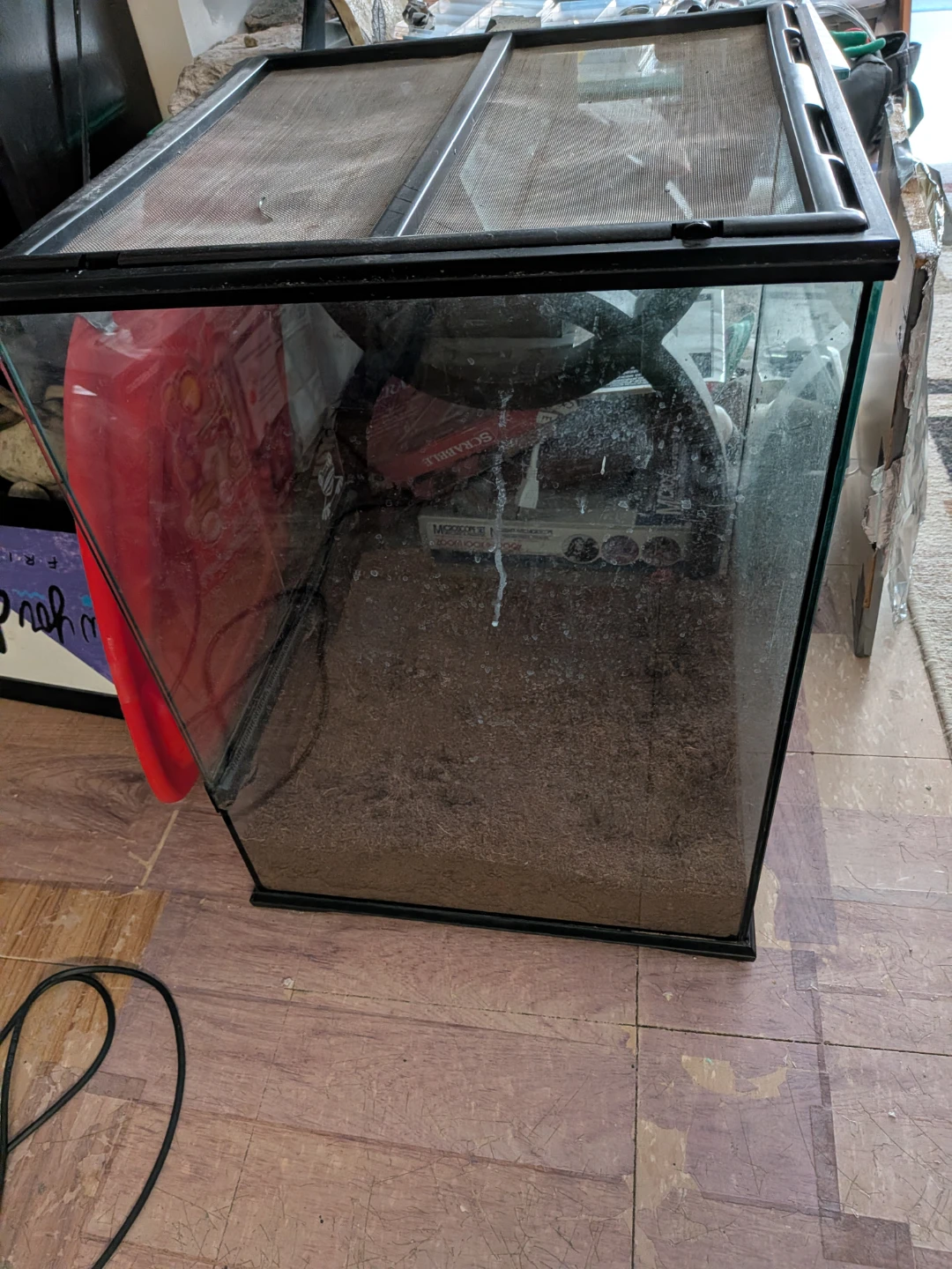Terrarium with Screen Lid - photo 3
