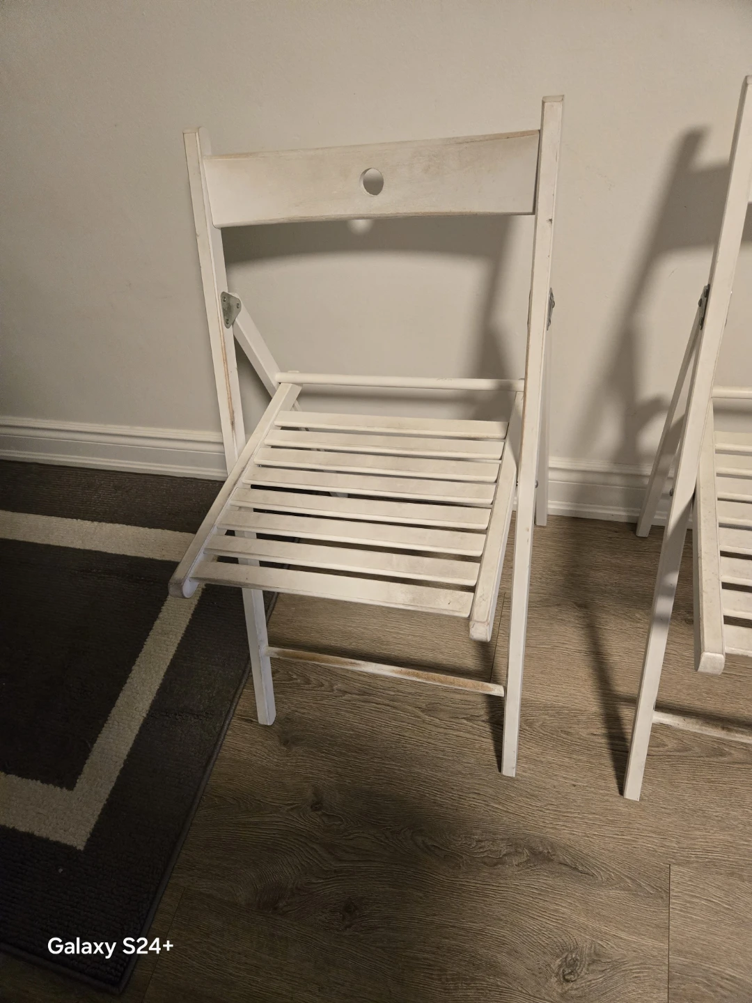 Set of 2 White Folding Chairs - photo 2