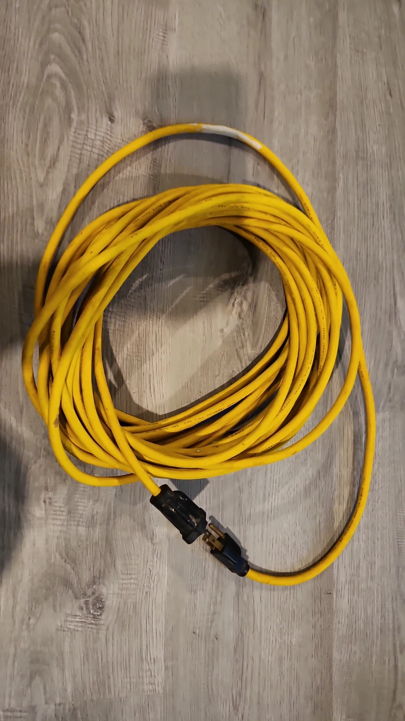 Heavy-Duty Contractor Grade Outdoor Extension Cord – Yellow 50ft - photo 3