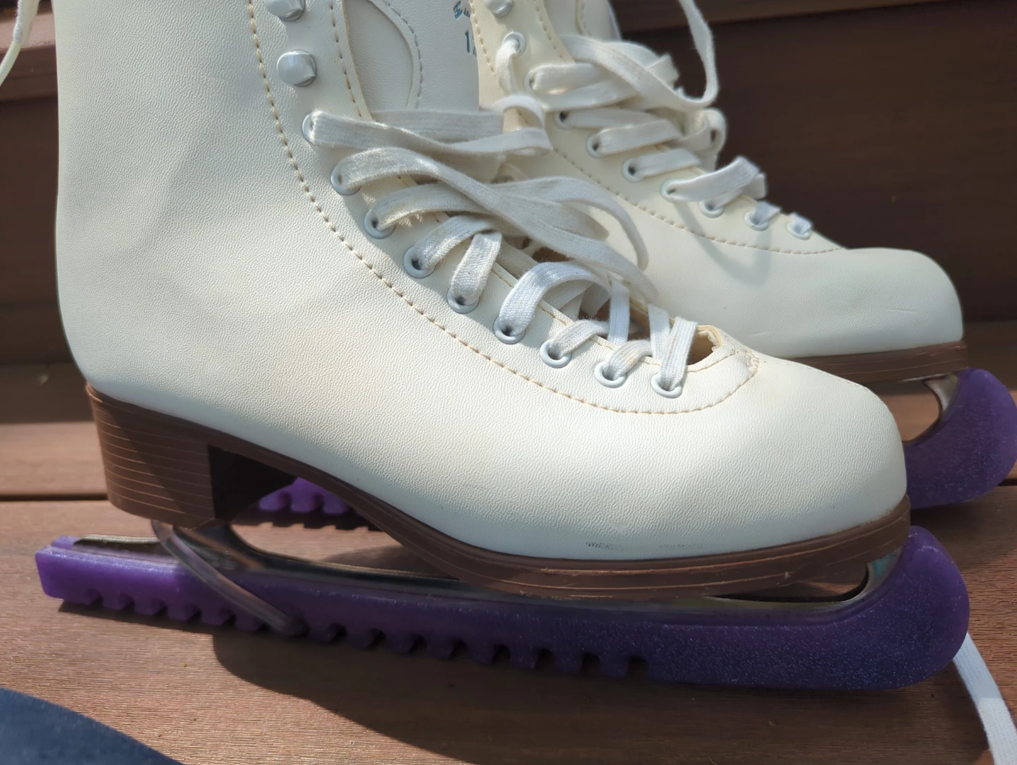 Women's White Ice Skates Size 9 - photo 3