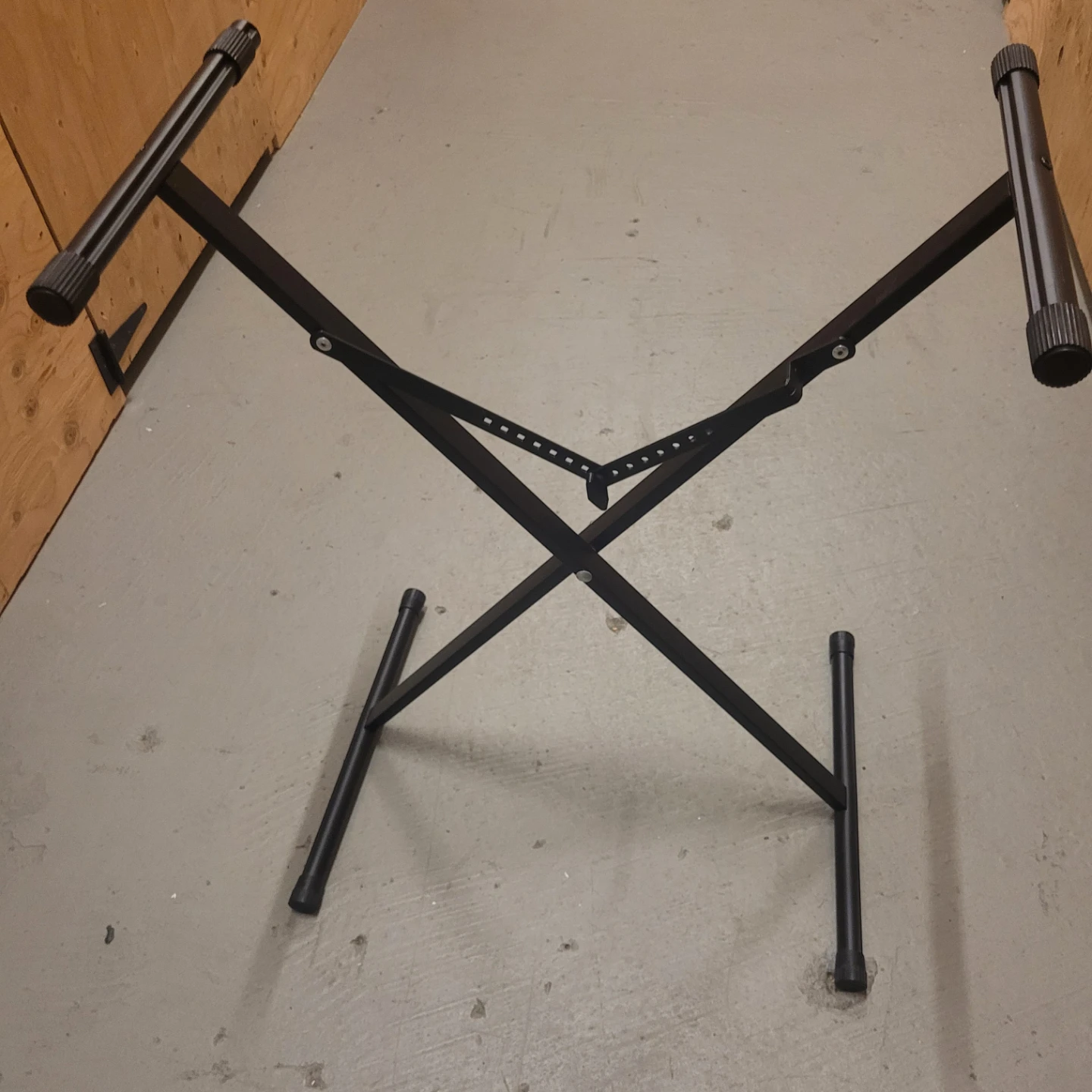 Black X-Style Keyboard Stand