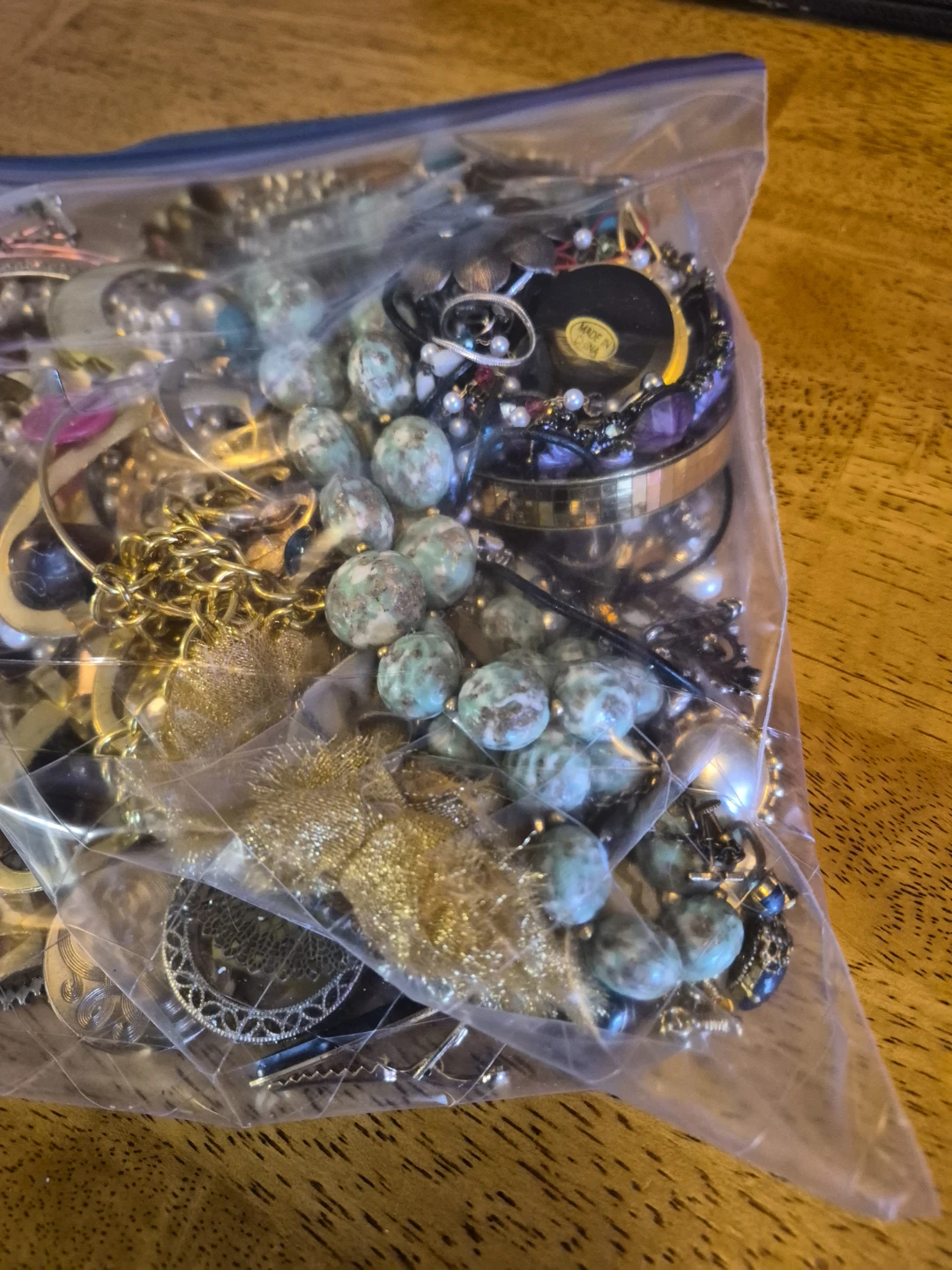 2.5 lbs of Old, Broken, Beads, Unmatched... - photo 3