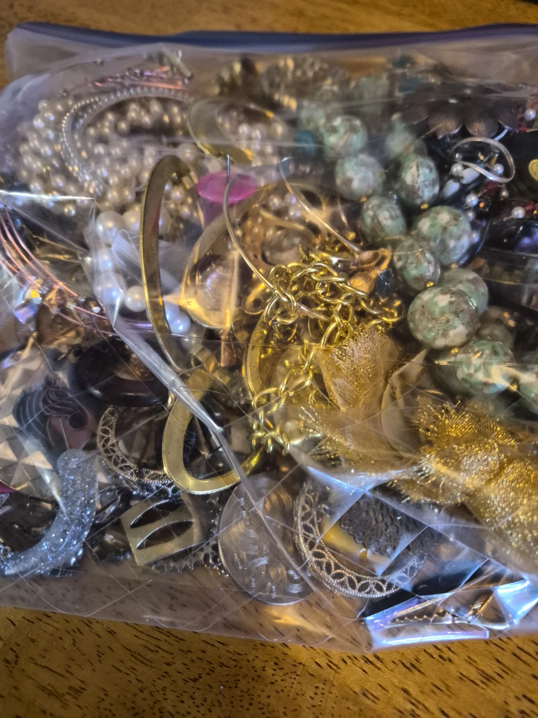 2.5 lbs of Old, Broken, Beads, Unmatched... - photo 4