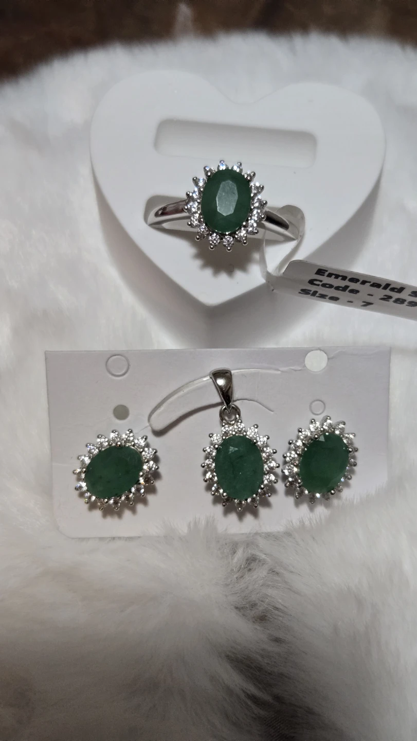 Natural Emerald Ring, Pendant and Earrings Set Size 7 - photo 3