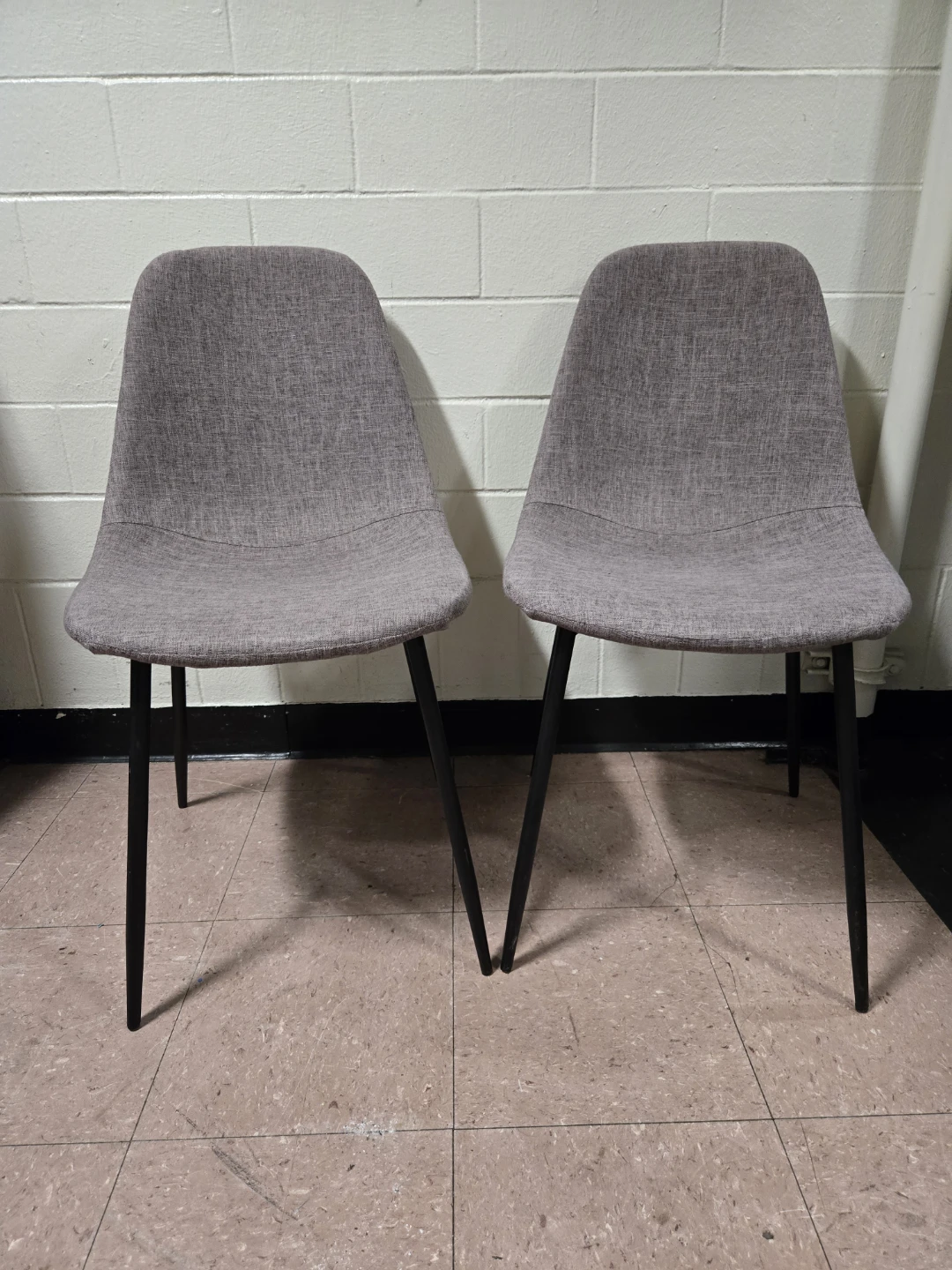 TITLEMid Century Modern Gray Fabric Dining Chairs - Set of 2