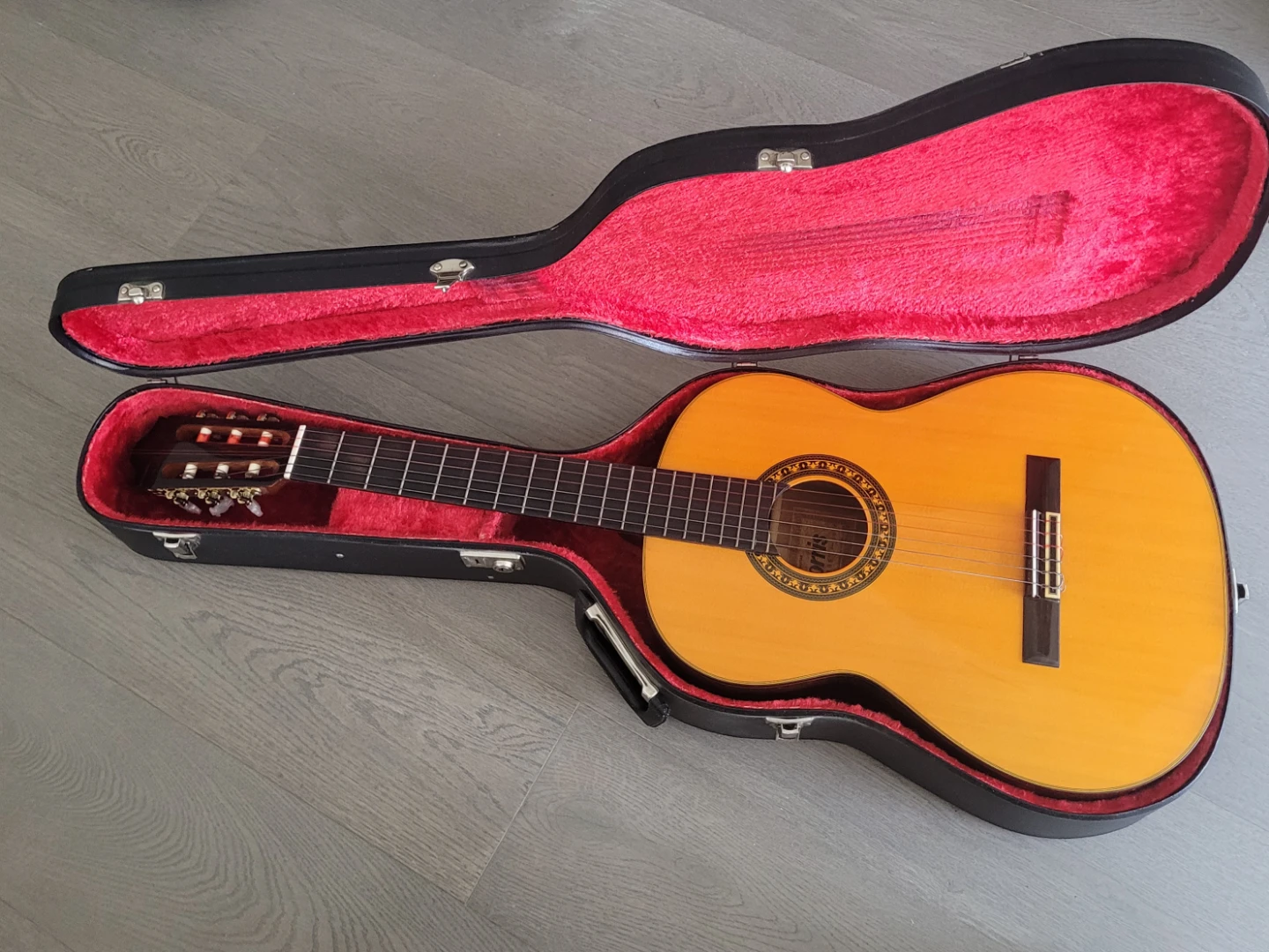 Morris G205 Classical Guitar