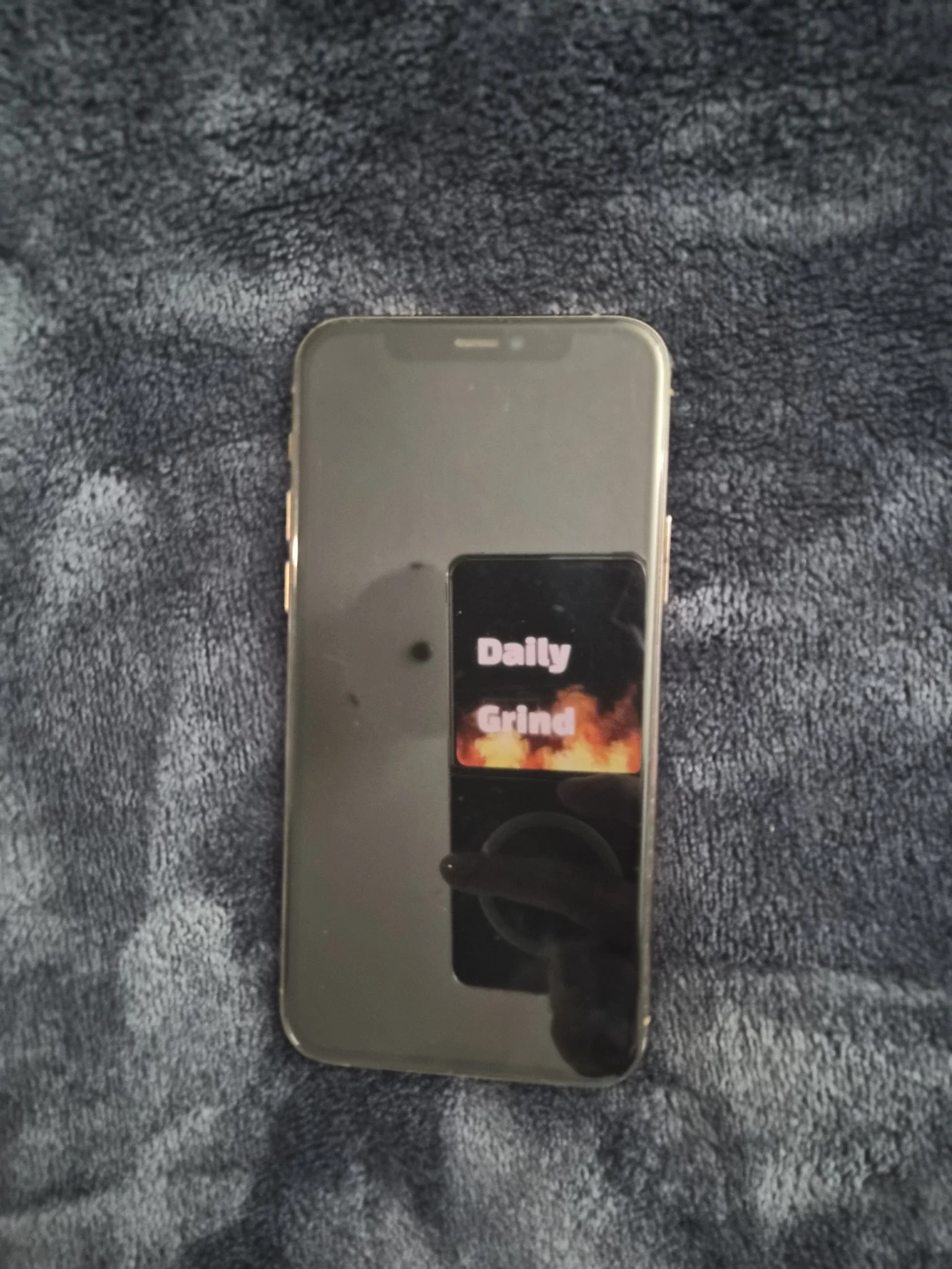 Used Apple iPhone 11 Pro Gold 64GB - photo 4