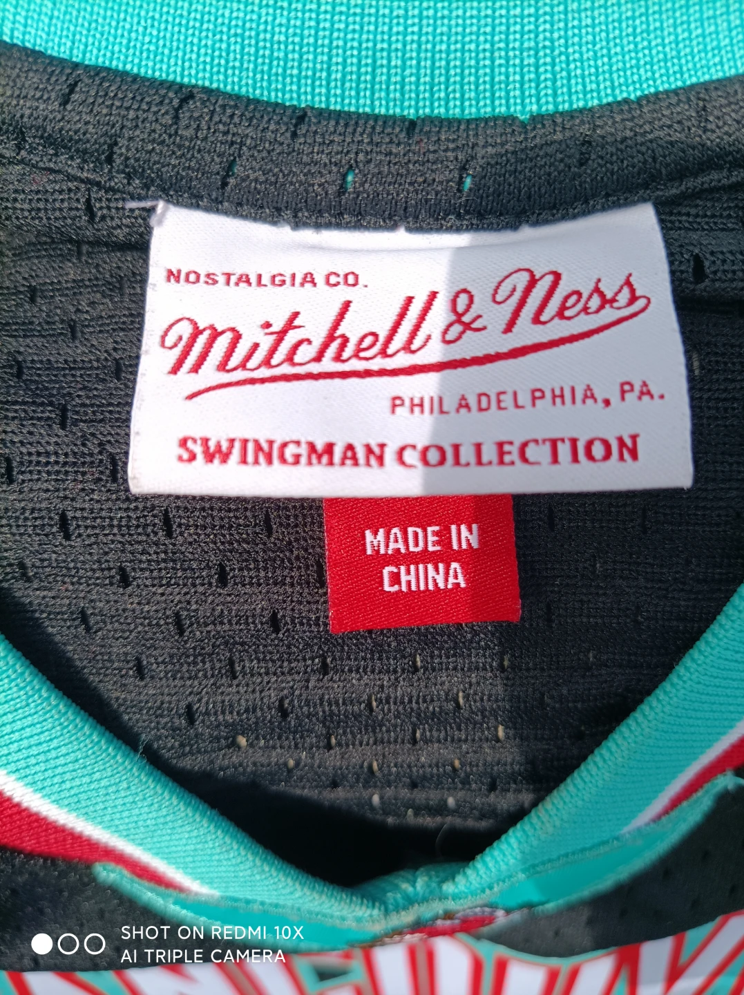 Mike Bibby Vancouver Grizzlies Classics Jersey - photo 4
