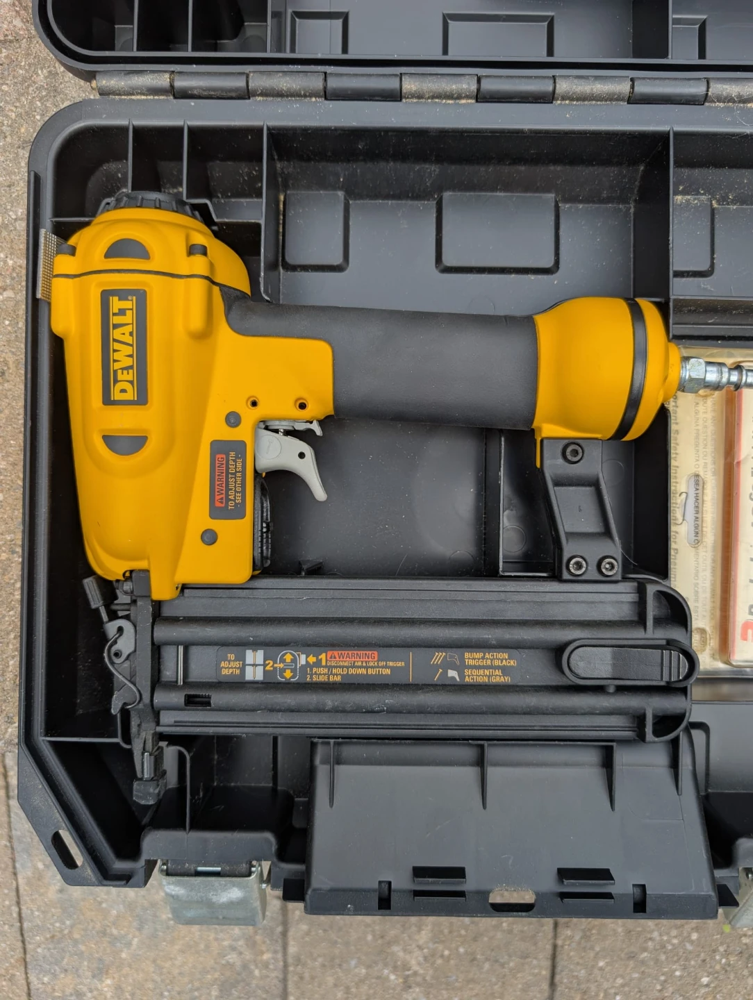 DEWALT D51238 18 Gauge Brad Nailer - photo 2