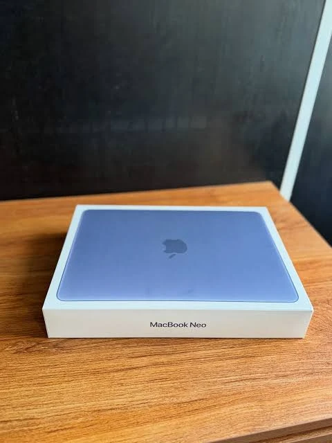 Apple MacBook Neo Laptop 256 GB Brand New in Box  ⚽
