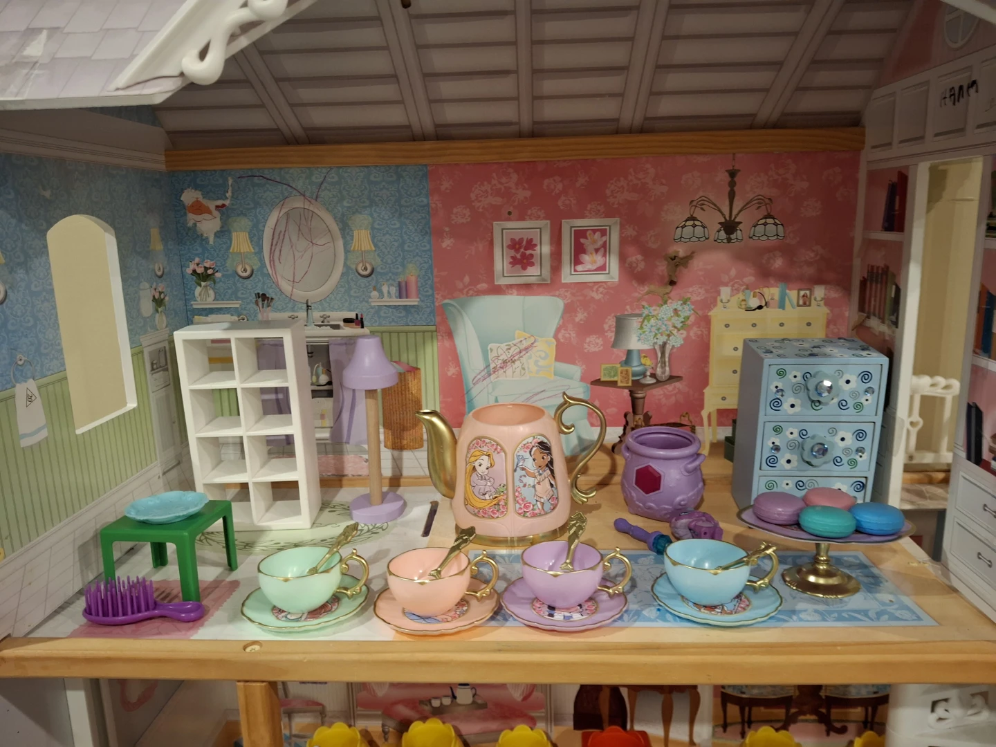 Disney Princess Dollhouse with  Figures and Accessories - photo 2