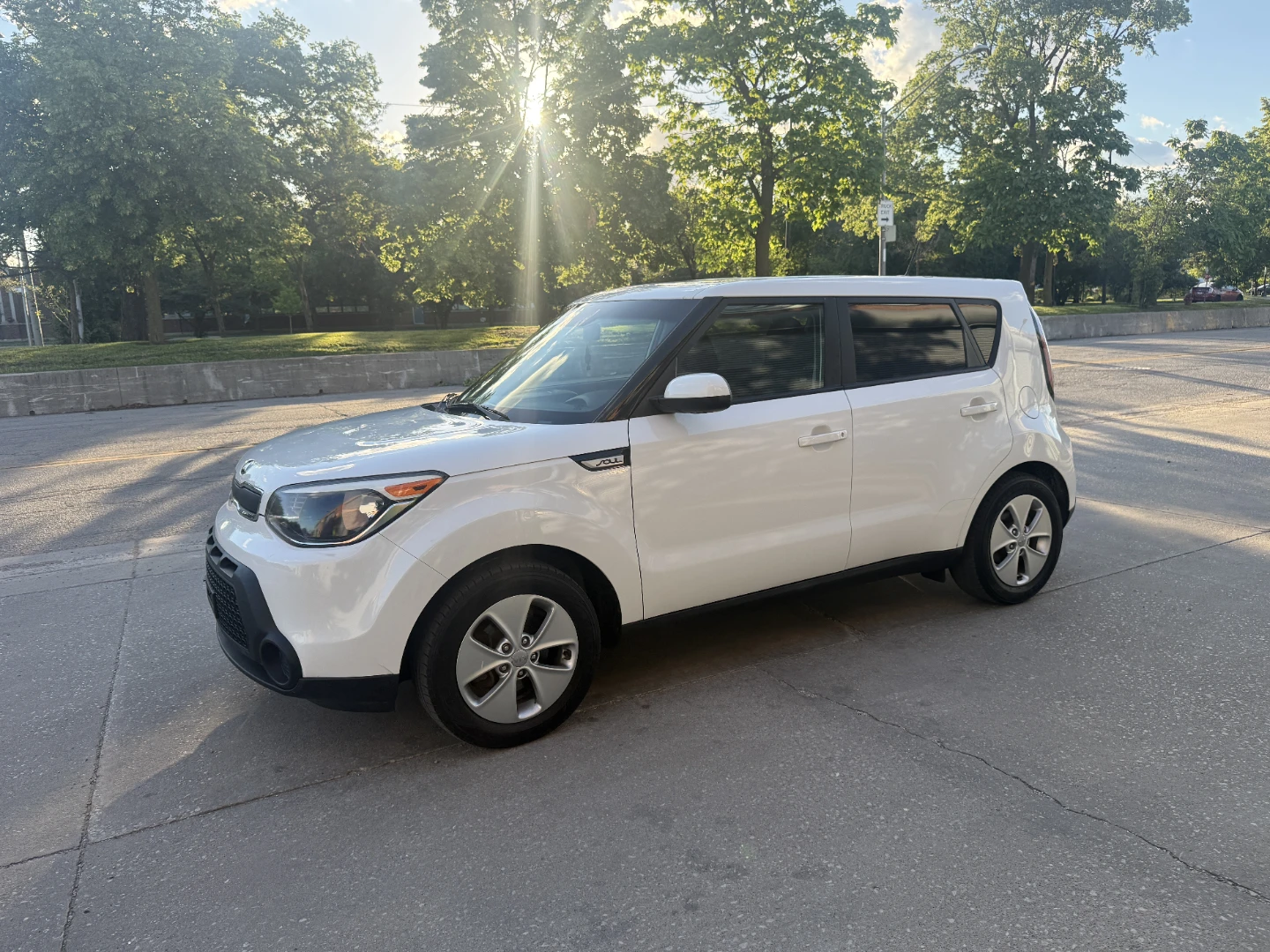 2016 White Kia Soul - photo 2