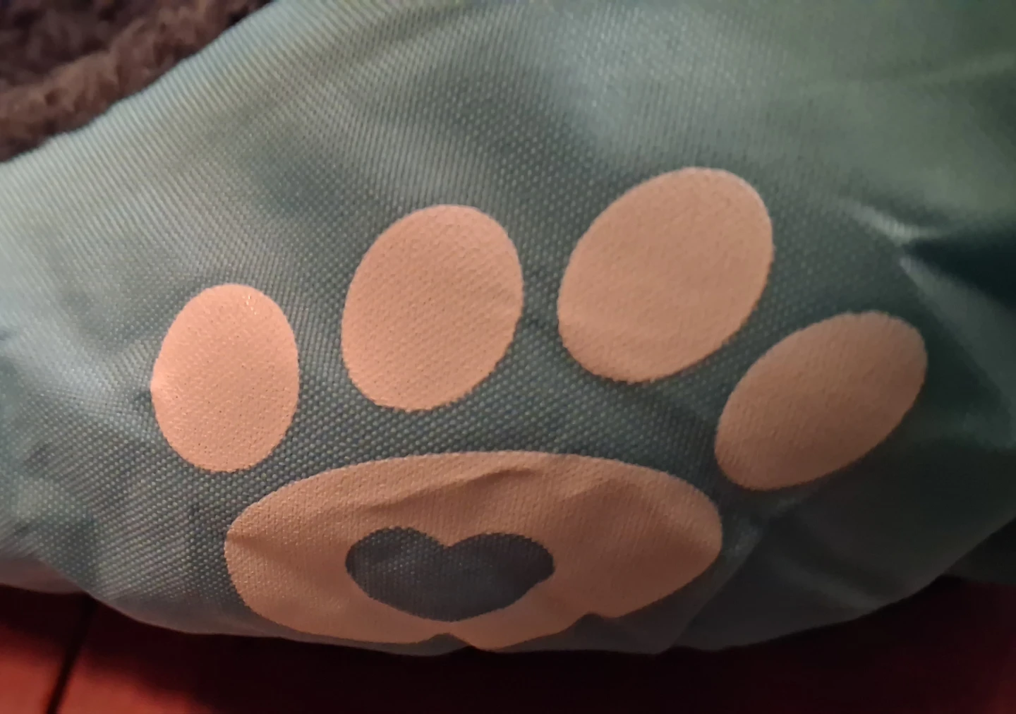 Cozy Pet Bed with Blanket and Canadian Kennel Club Mug - photo 5
