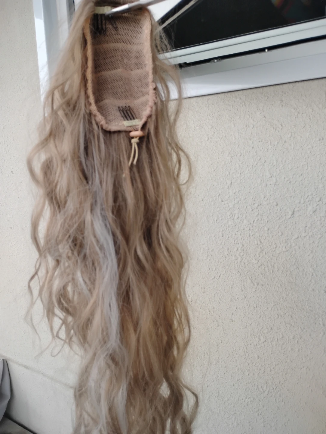 Long Wavy Blonde Wig - photo 2