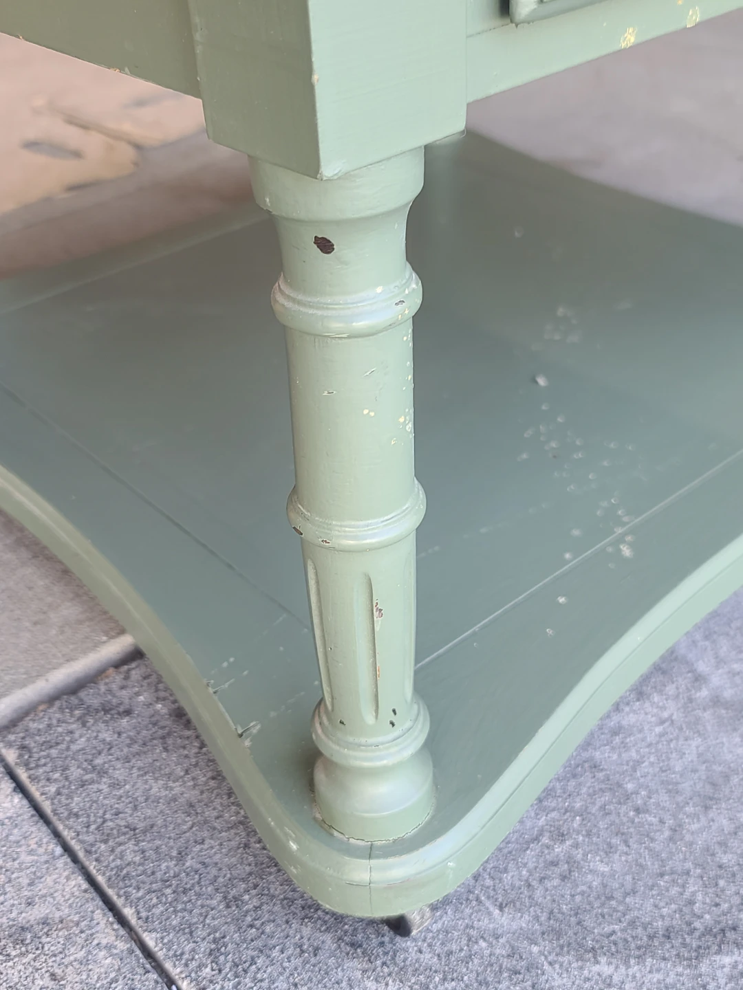 Hekman End Table with Drawer - photo 4