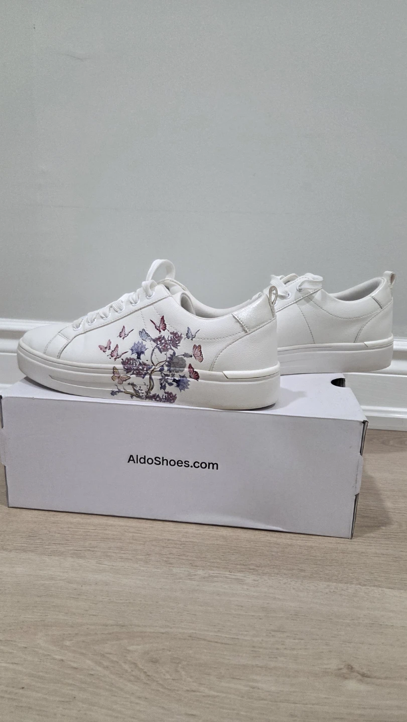 ALDO Meadow White Sneakers - Size 9