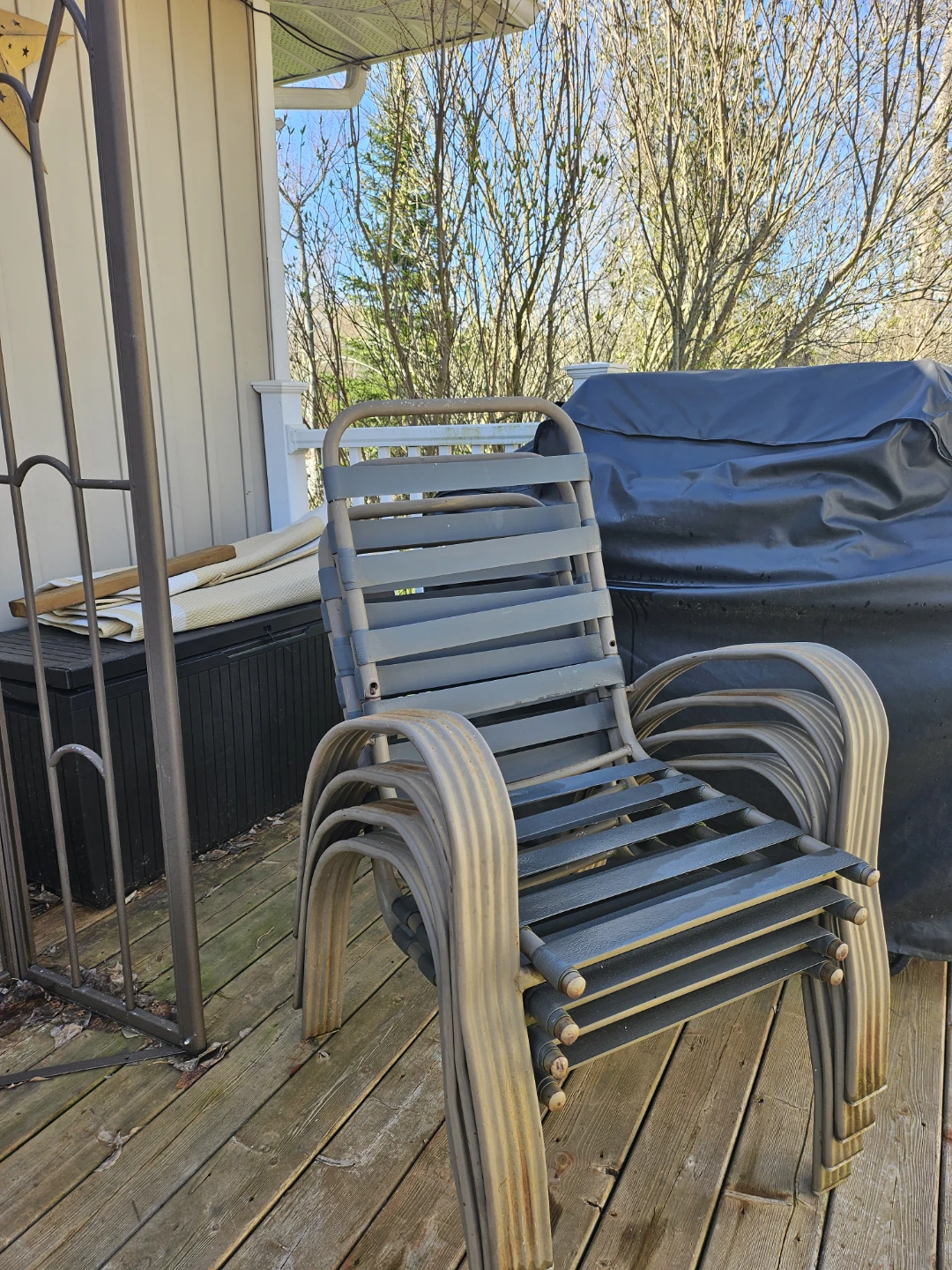 Outdoor Patio Table and chairs - photo 3