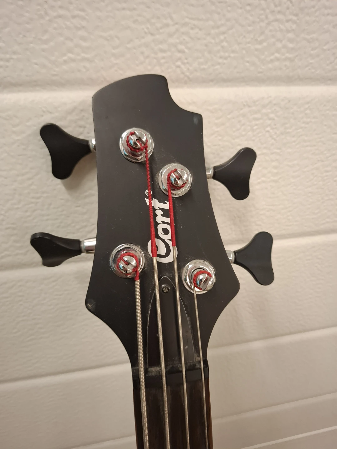 Cort Bass Guitar with Kustom Amplifier - photo 2