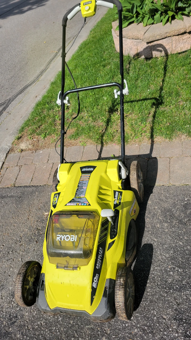 40V Ryobi 20-inch Cordless  LawnMower - photo 2
