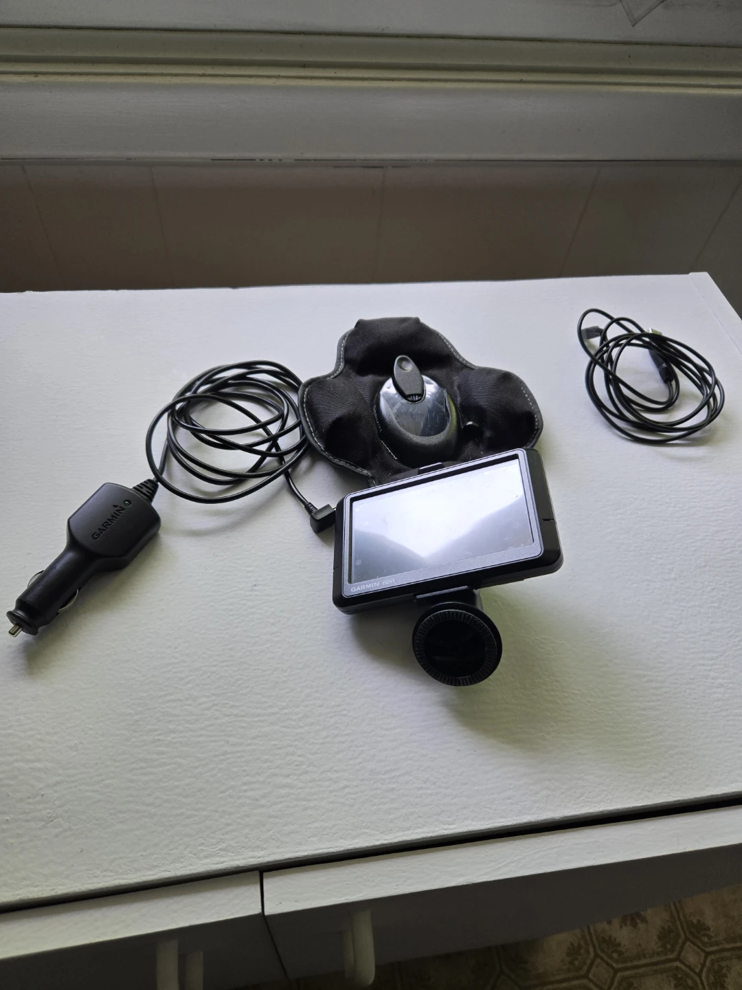 GARMIN Nuvi GPS/ Portable Mount / Car Charger / UBS Cord - photo 5