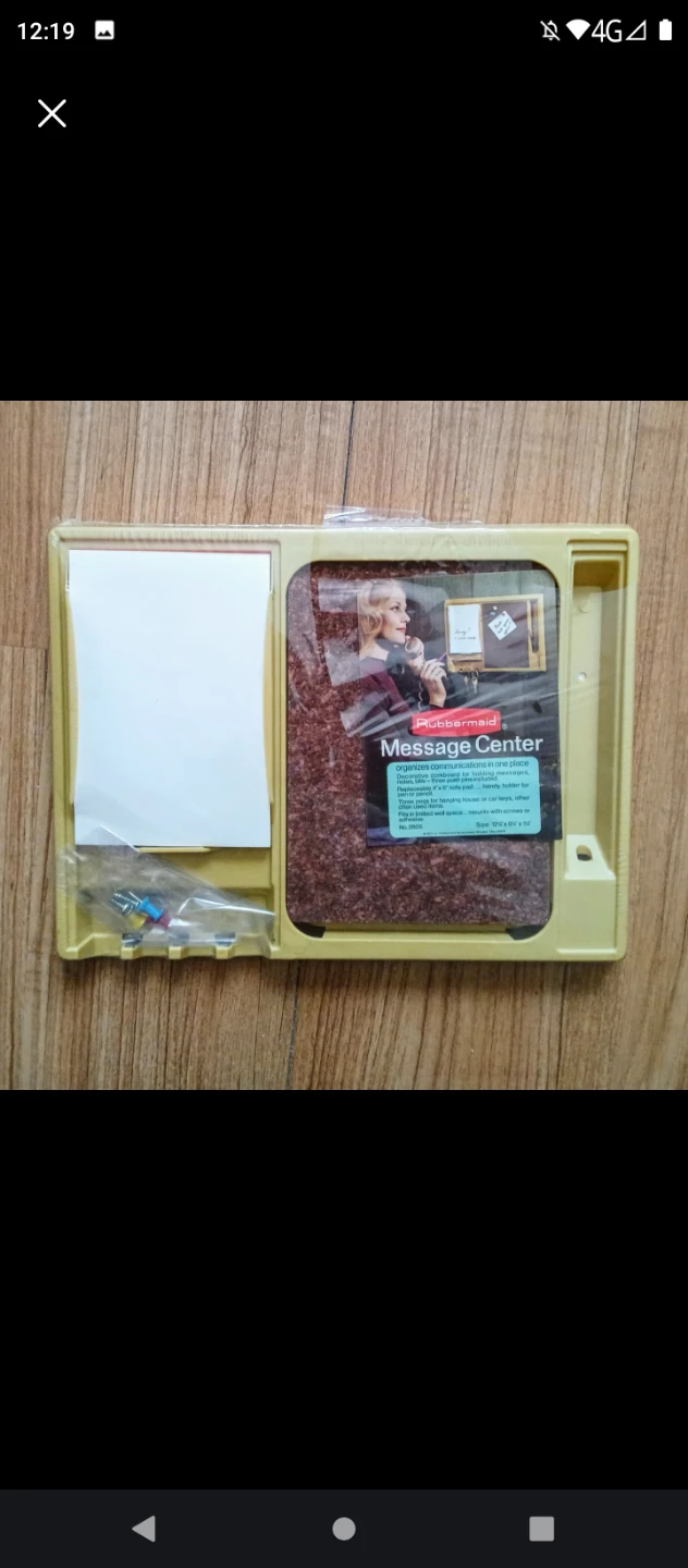 Rubbermaid Message Center with Cork Board ⚽