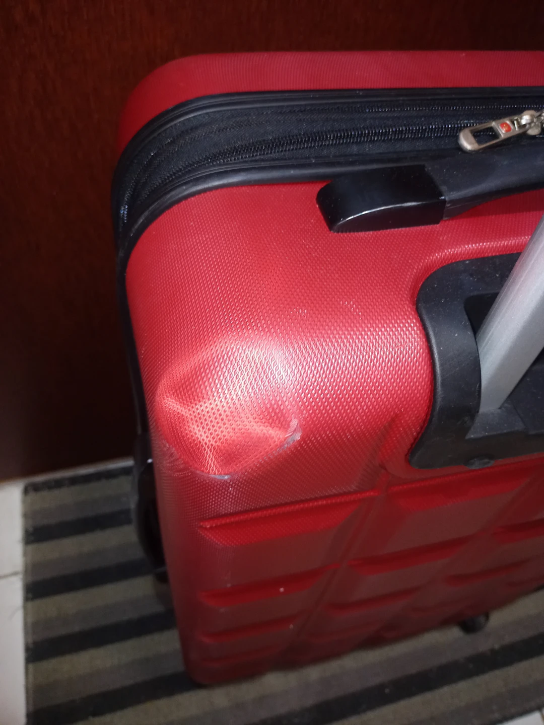 Swiss Gear Luggage With Swivel Wheels - photo 5