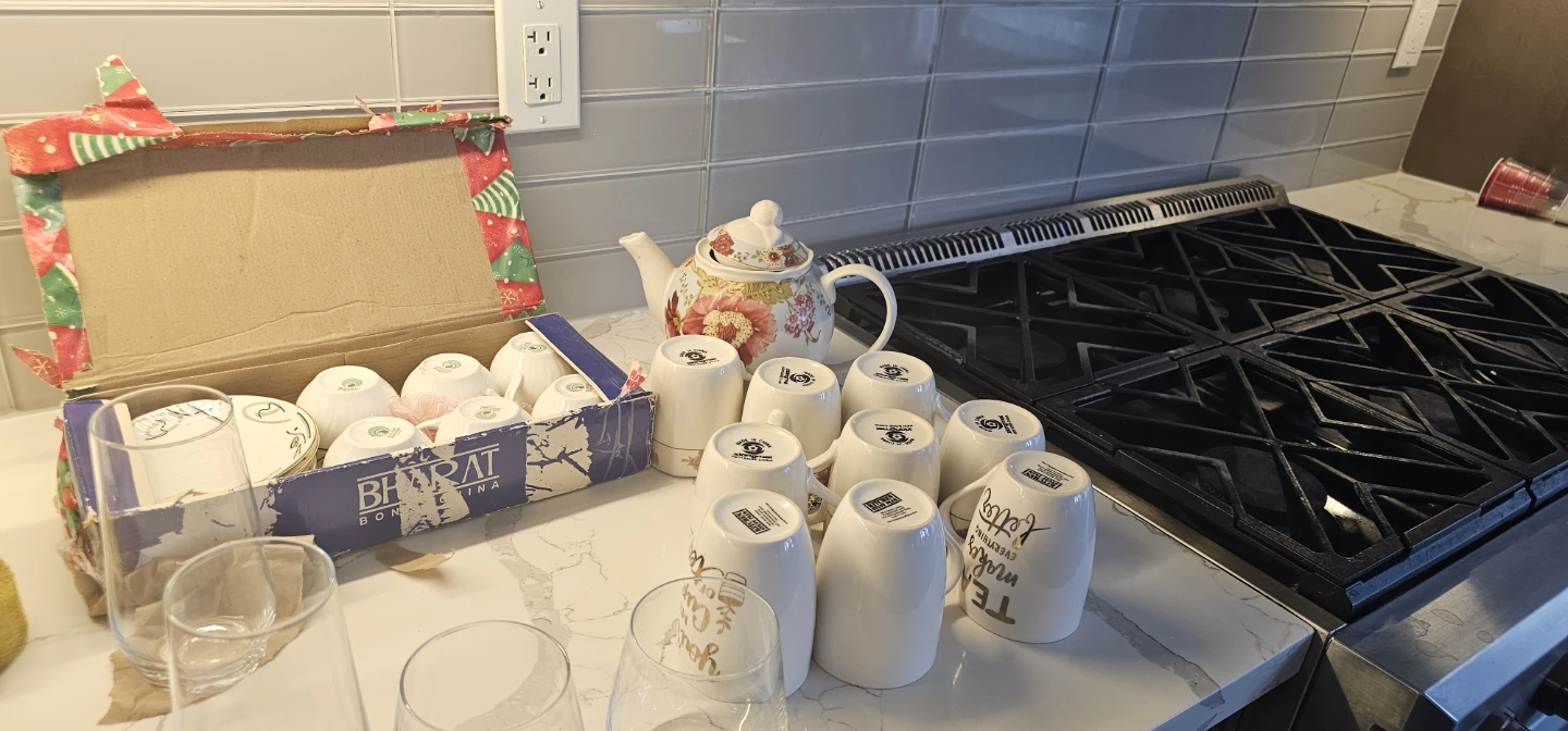 Bharat Tea Set with Teapot and Cups