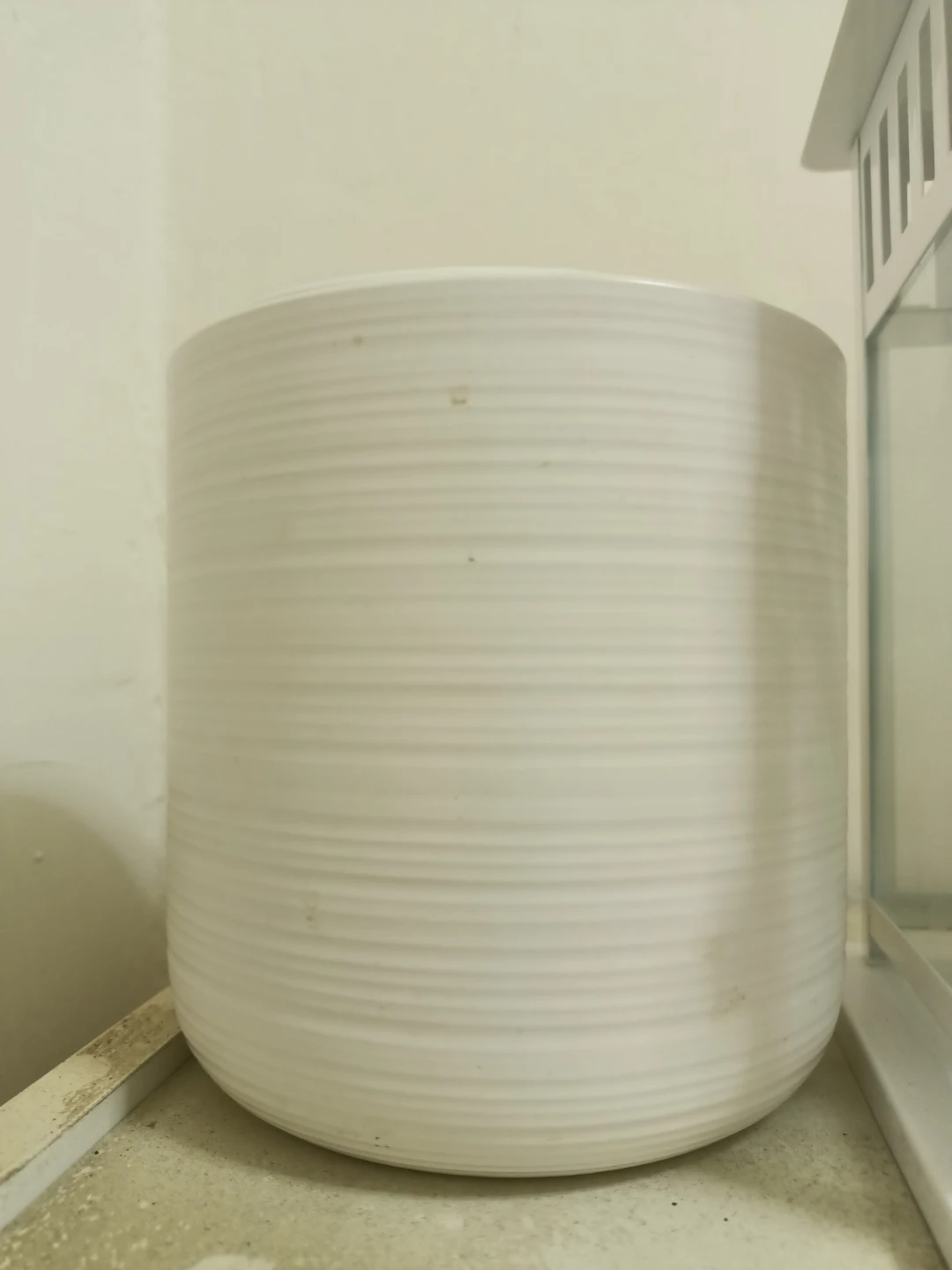 White Ceramic Cylinder Planter Pot⚽
