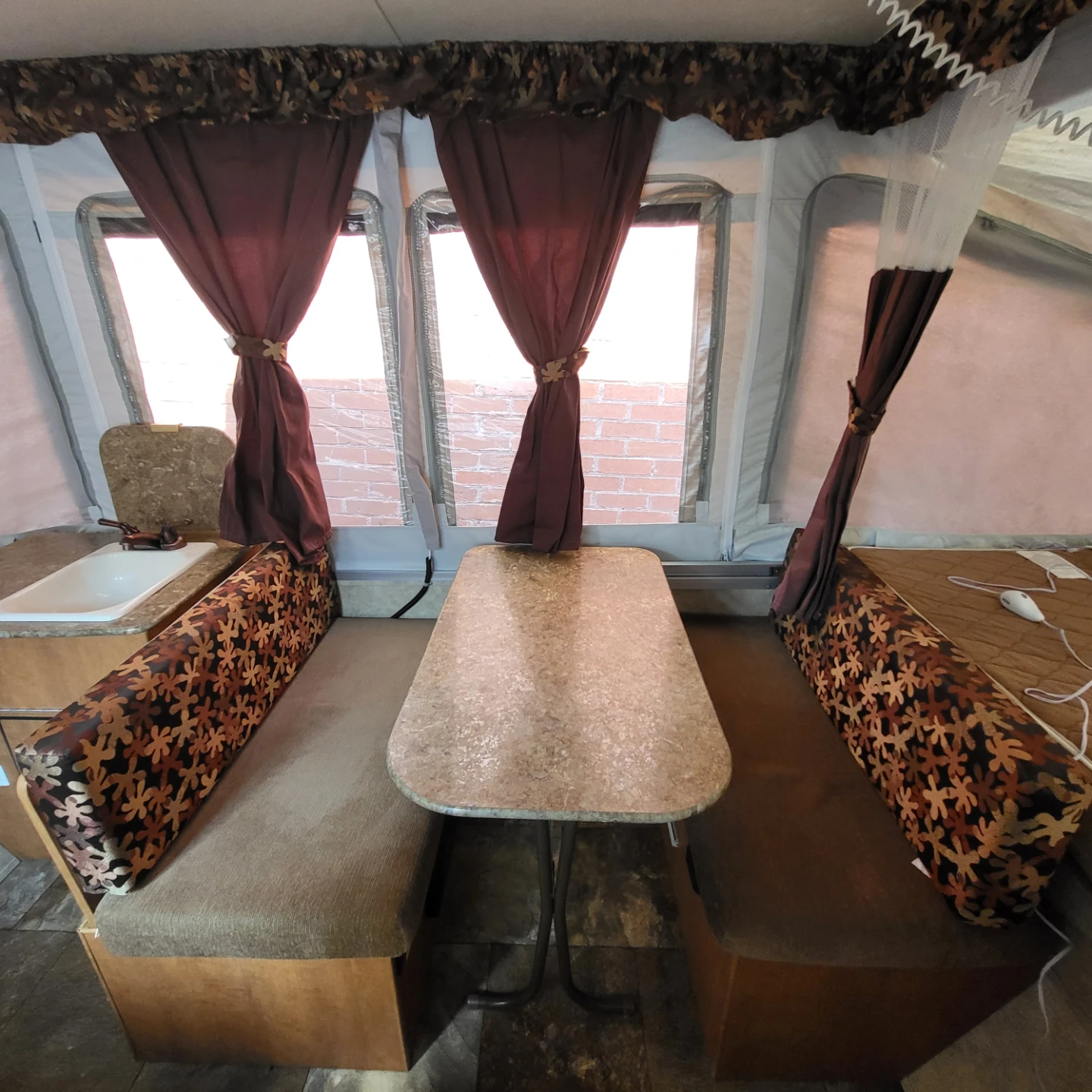Palomino Pop-Up Camper - photo 2