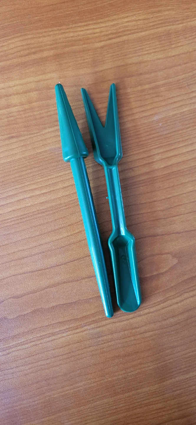 Green Plastic Garden Trowel and Fork Set