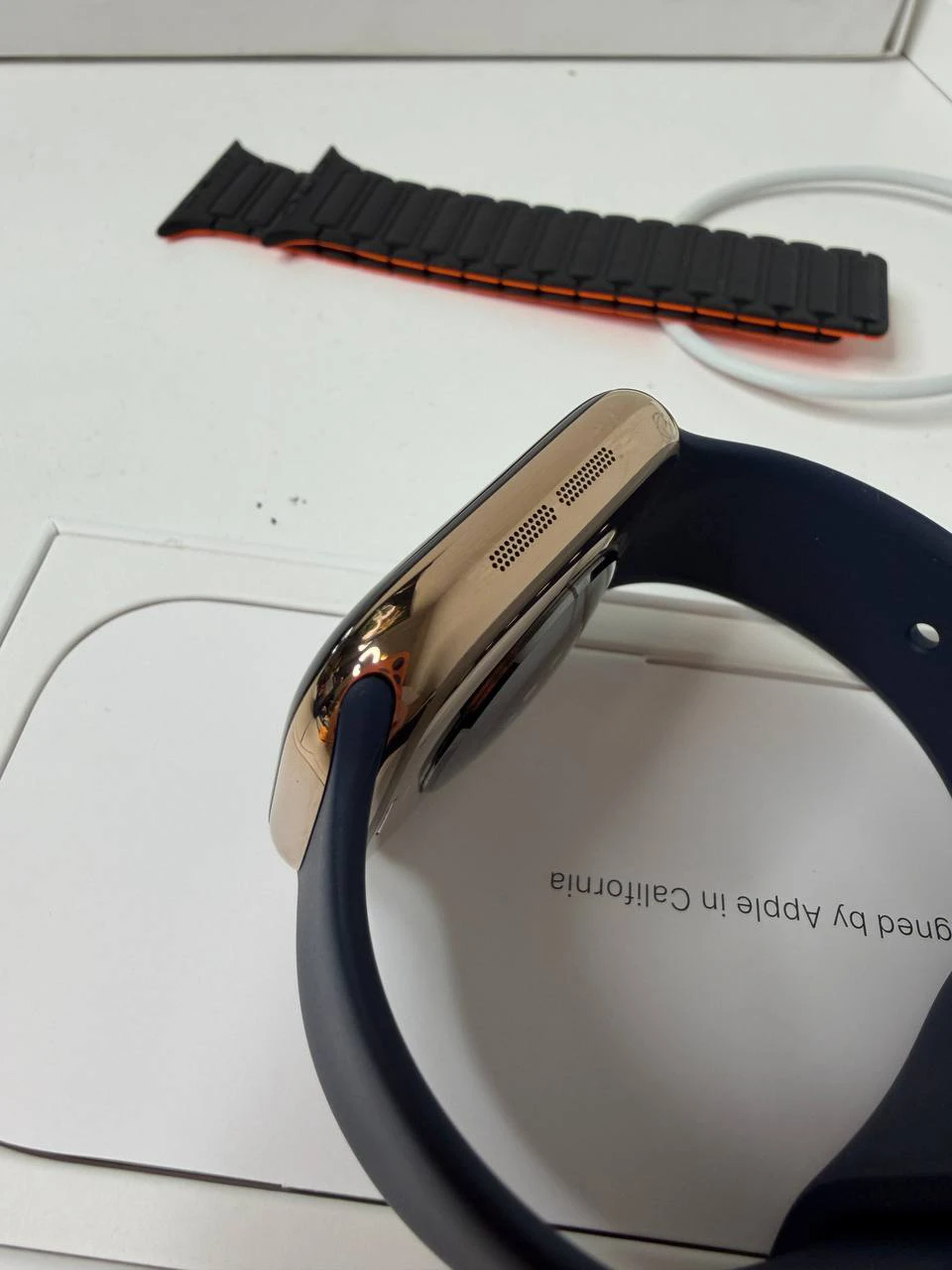 Apple watch Series 10 Titanium Gold 46mm - photo 3