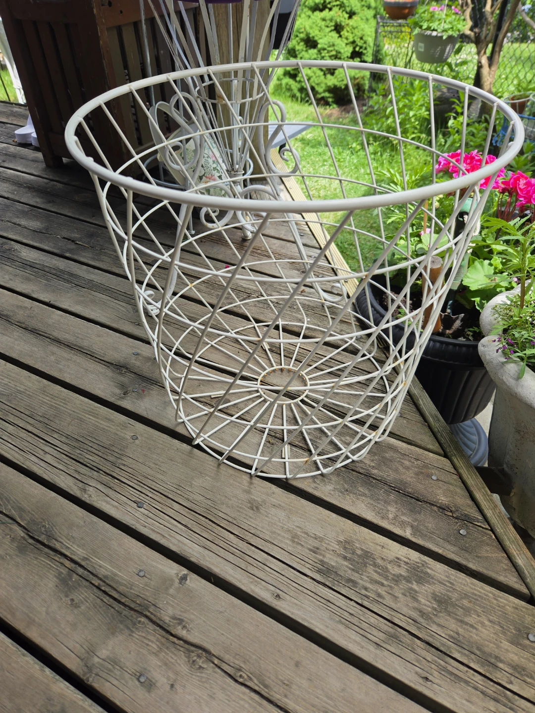 White Wire Decorative Basket