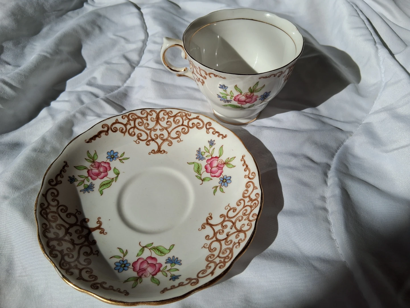 Colclough China Teacup and Saucer Set - photo 4