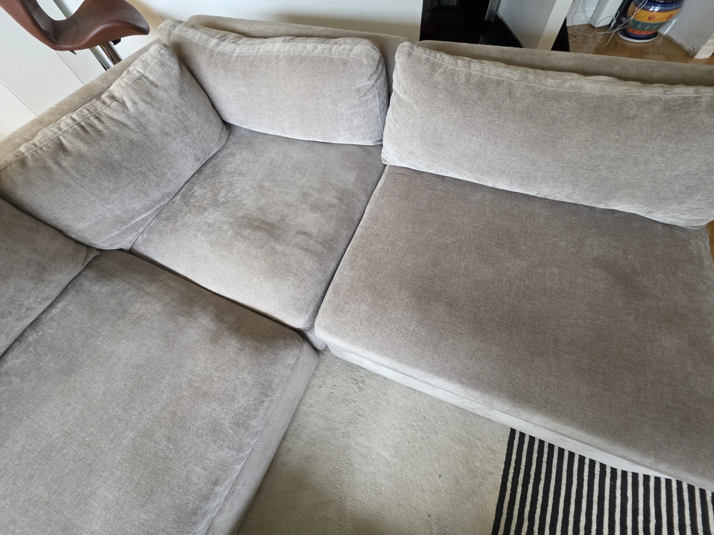 7 Sectional Sofa with Ottoman - photo 4