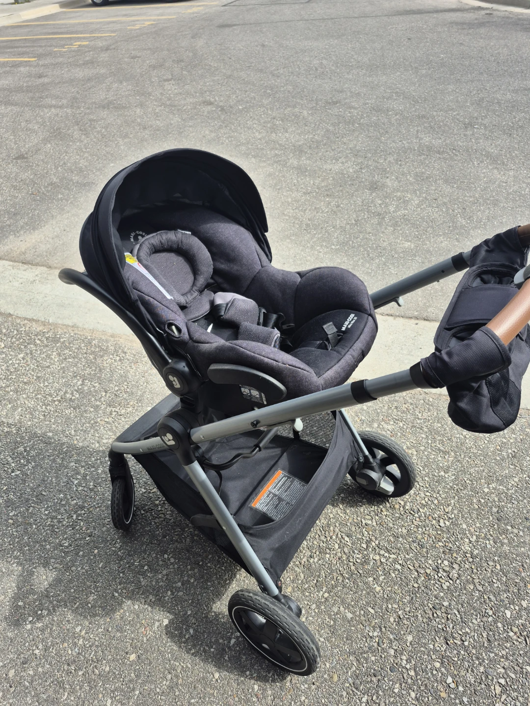 Maxi-Cosi Stroller with Car Seat - photo 3