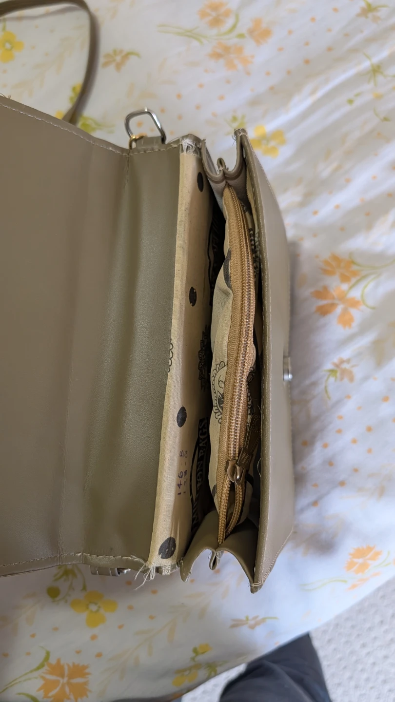 Quilted Crossbody Purse or sling bag. - photo 3