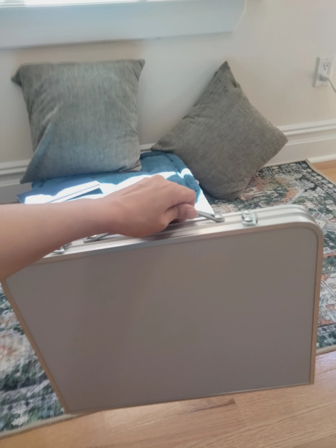 Foldable Laptop table for bed - photo 4